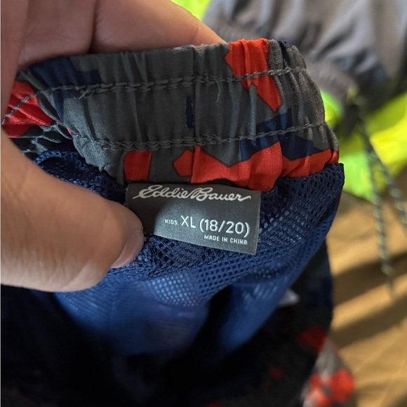 Eddie Bauer Kids XL Navy and Red Mesh Shorts - Picture 2 of 3